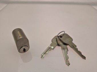ISEO Ovalzylinder F9 Aussenzylinder mit 3 Schlüsseln, für skandinavische 