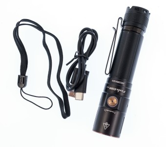 FENIX LED Taschenlampe E28R V2.0 mit USB Ladekabel, aufladbar 